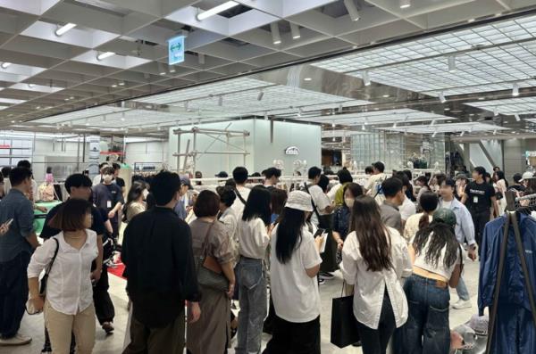 The New Street section at Shinsegae Department Store's Gangnam branch