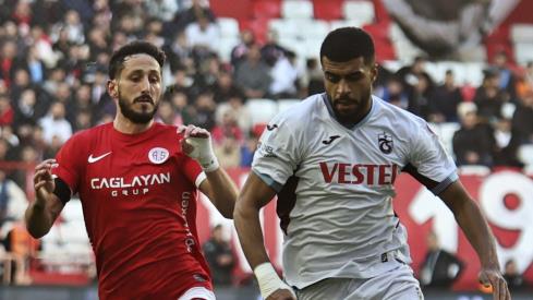 土耳其拘留支持人质的以色列足球运动员，指责其“丑陋姿态”