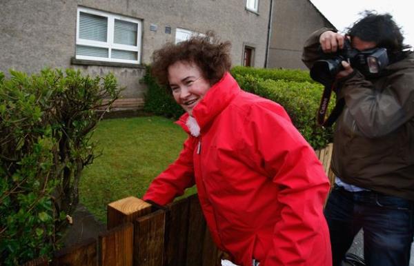 BLACKBURN, SCOTLAND - MAY 08: Susan Boyle star of 'Britain's Got Talent' returns to her home in West Lothian on May 8, 2009 in Blackburn Scotland. The 47 year old is being filmed today for an appearance on the U.S Oprah Winfrey show. (Photo by Jeff J Mitchell/Getty Images)