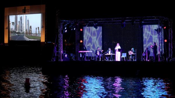 巴勒斯坦歌手达拉尔·阿布·阿姆尼因在Facebook上发布关于加沙的帖子而被捕